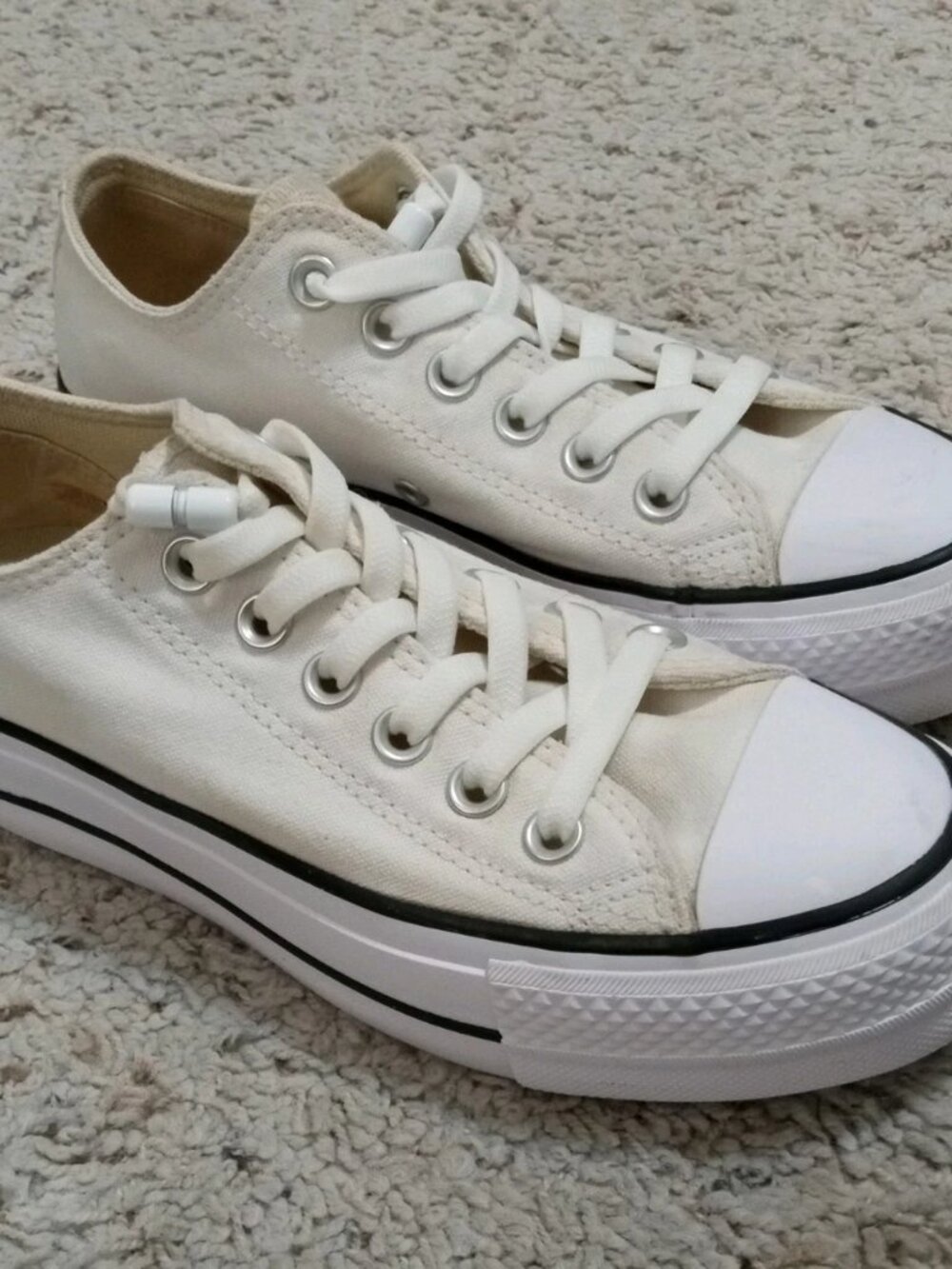 Converse Women's Size 5.5 Sneakers Chuck Taylor White All Star Lift Low Platform